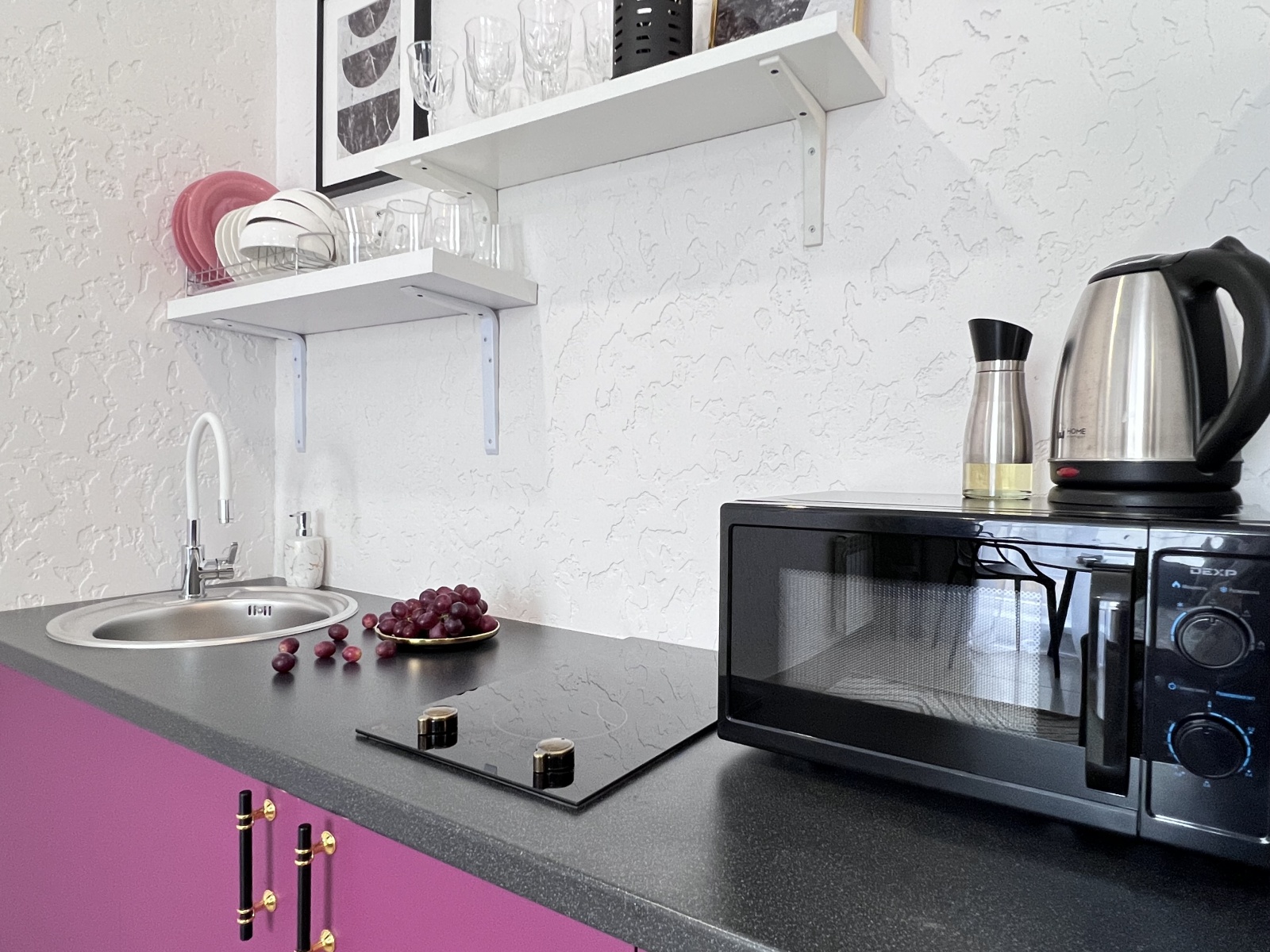 Студия с изюминкой на берегу реки