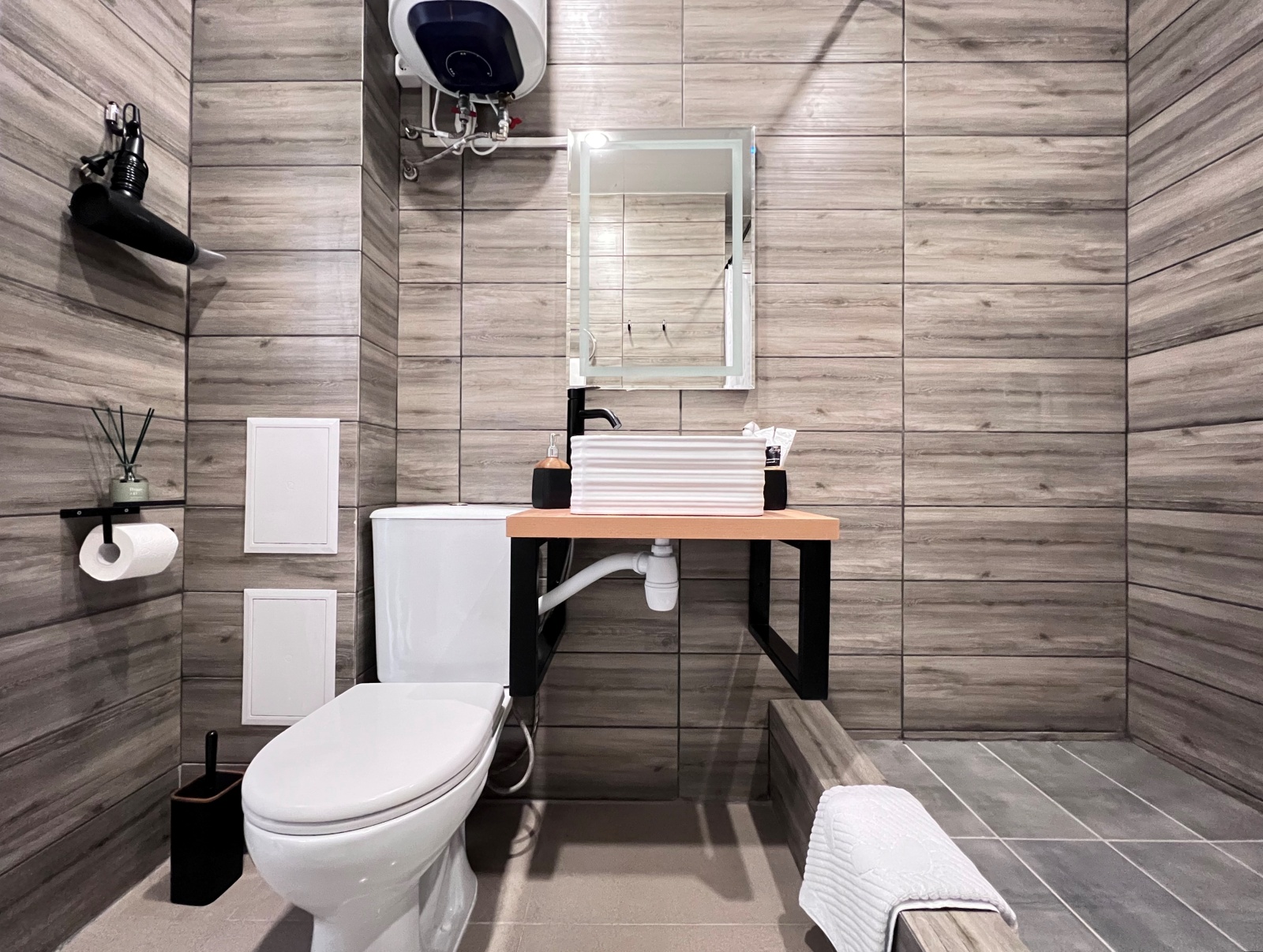 eco apartment near the river