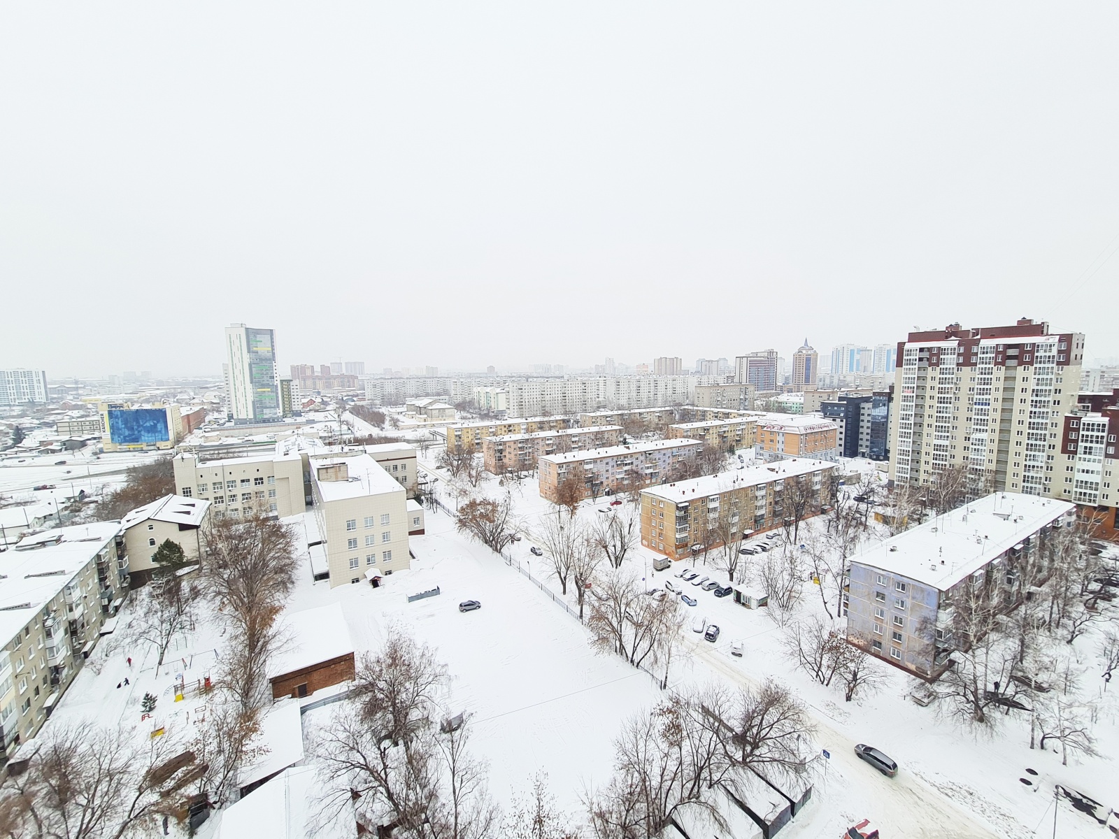 ВИНТАЖНАЯ И АТМОСФЕРНАЯ КВАРТИРКА, ВИД НА ГОРОД С ВЫСОТЫ ПТИЧЬЕГО ПОЛЕТА.