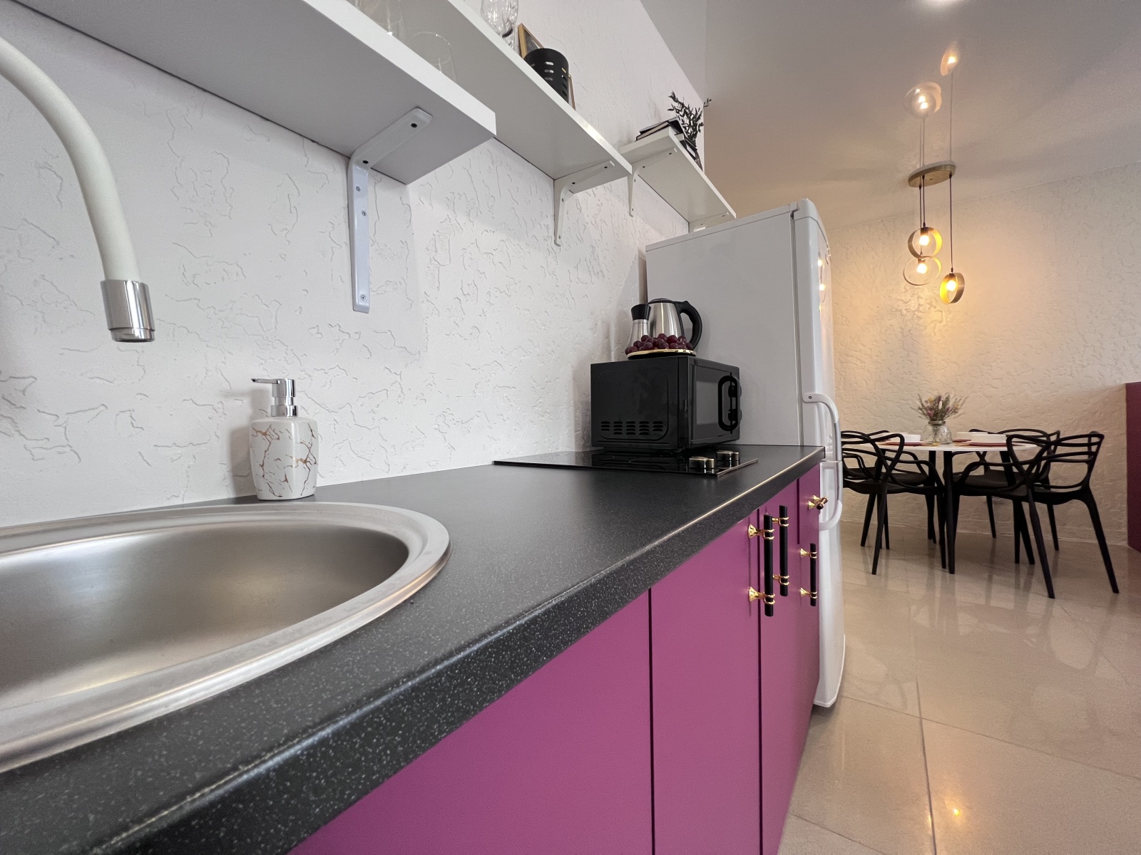 Студия с изюминкой на берегу реки