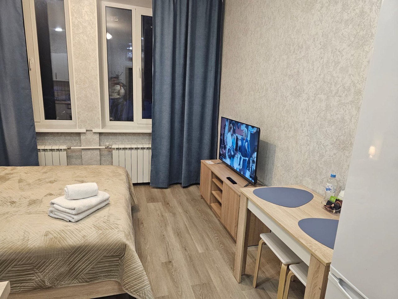 УЮТНАЯ СТУДИЯ В ЦЕНТРЕ АКАДЕМГОРОДКА РЯДОМ С НГУ ДЛЯ 2 ГОСТЕЙ С КОНДИЦИОНЕРОМ И ТОСТЕРОМ.