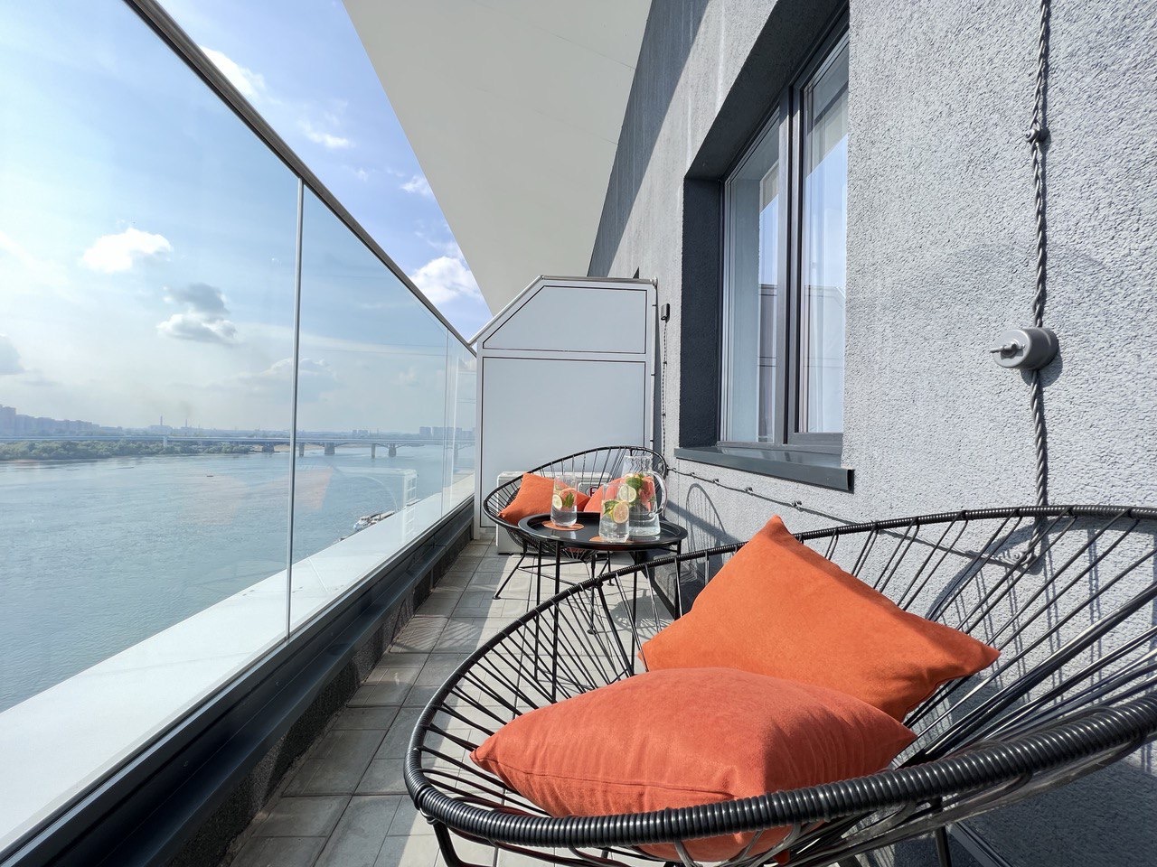 Терраса на 13 этаже с видом на реку